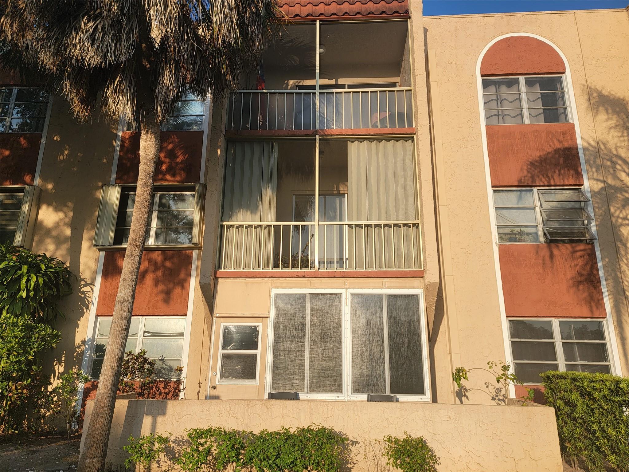 Oakbrook Village - Residential