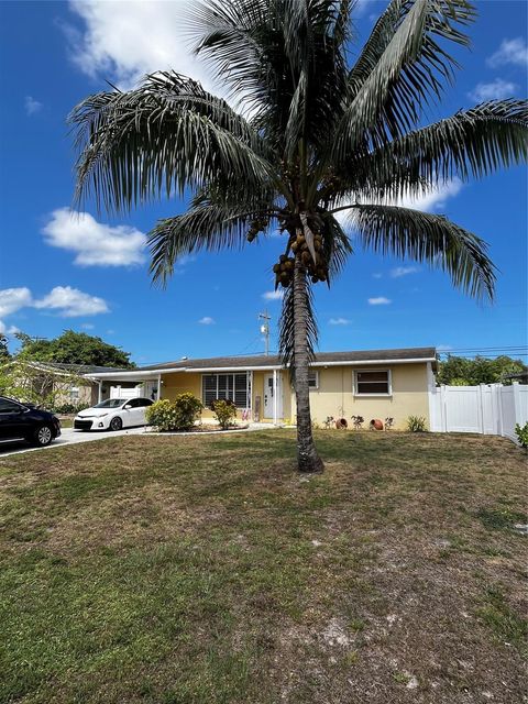 Single Family Residence in West Palm Beach FL 896 Balfrey Dr Dr.jpg