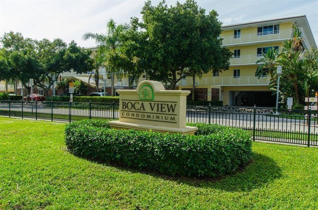 Photo of 1000 Spanish River Road #2n, Boca Raton, FL 33432 (MLS # B26009983)