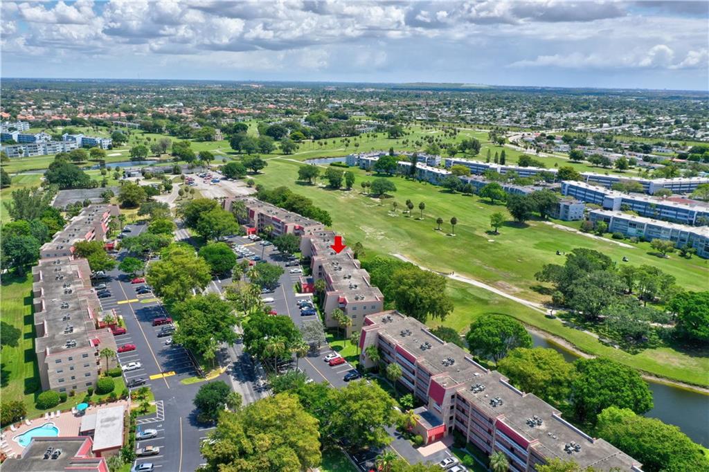 Oriole Golf & Tennis Club - Residential