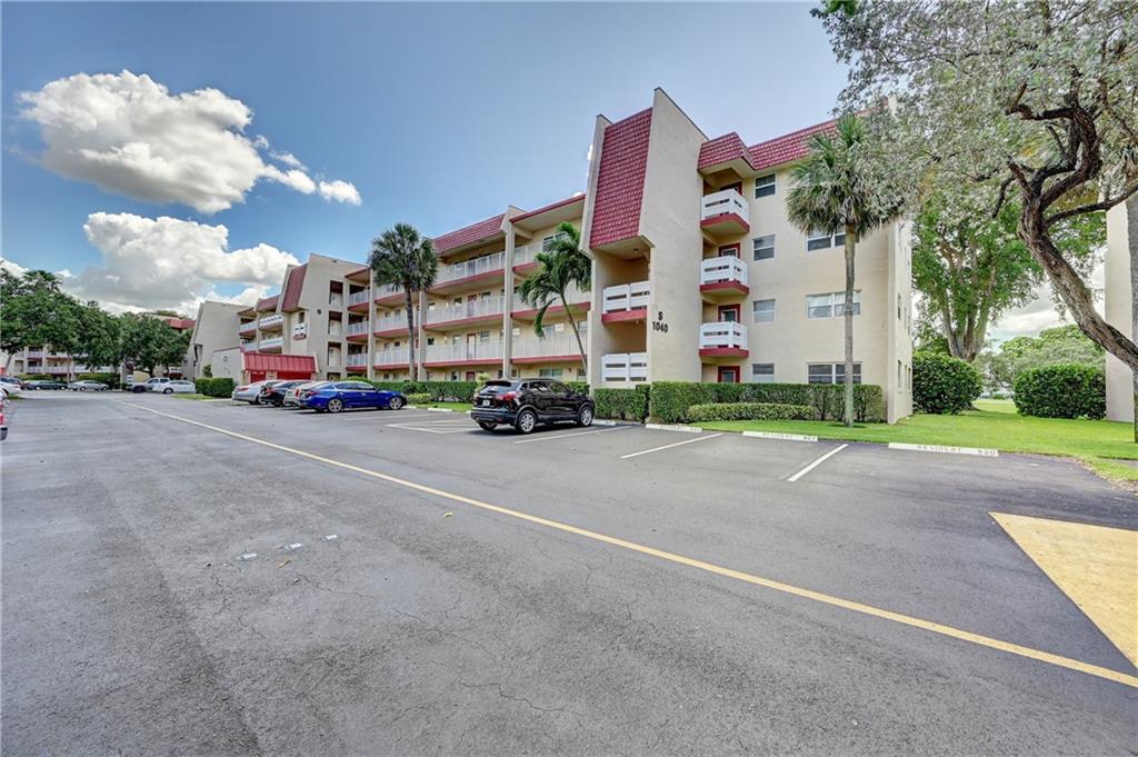 Oriole Golf & Tennis Club - Residential