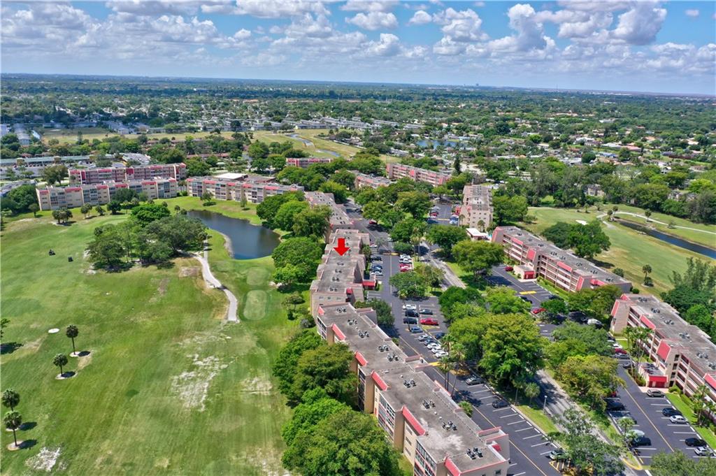 Oriole Golf & Tennis Club - Residential