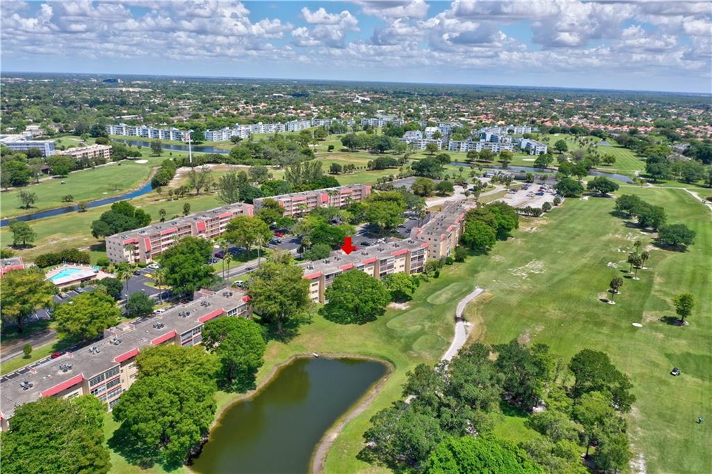 Oriole Golf & Tennis Club - Residential