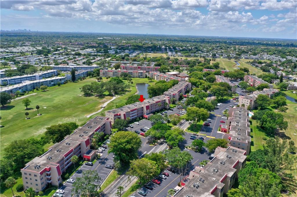 Oriole Golf & Tennis Club - Residential