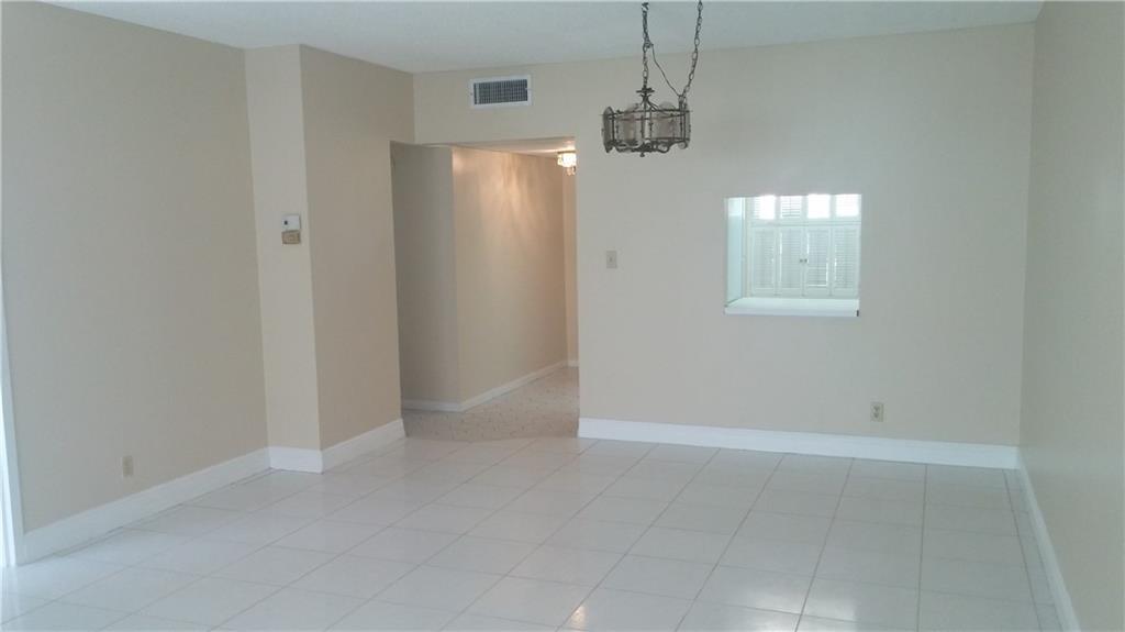Oriole Golf & Tennis Club - Residential
