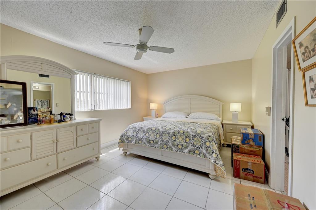 Oriole Golf & Tennis Club - Residential