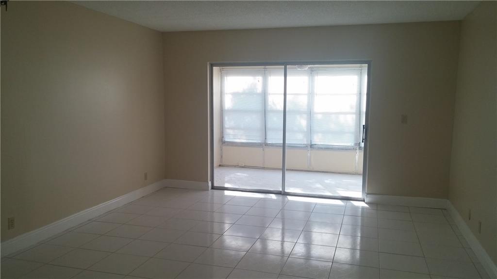 Oriole Golf & Tennis Club - Residential
