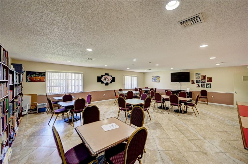 Oriole Golf & Tennis Club - Residential