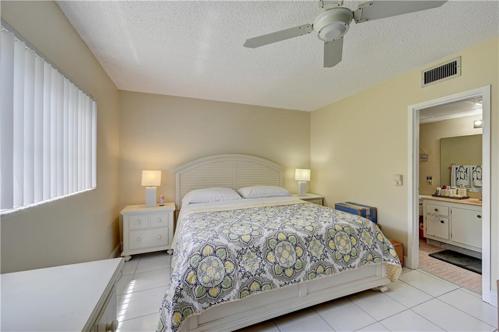 Oriole Golf & Tennis Club - Residential