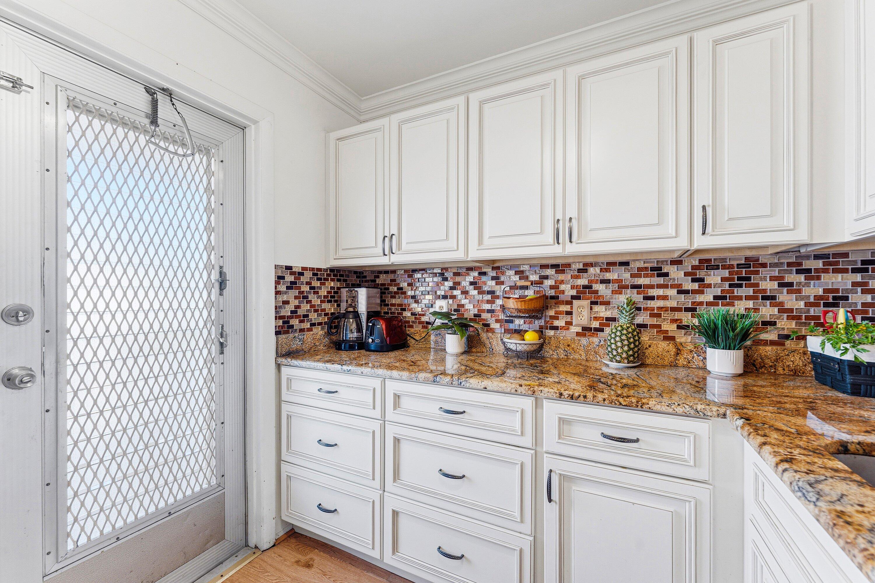 VILLAGE ROYALE CONDO 4 - Residential