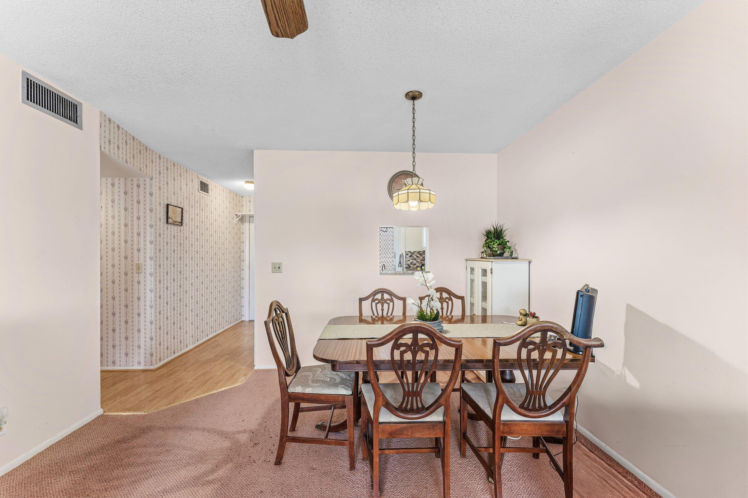 VILLAGE ROYALE CONDO 4 - Residential