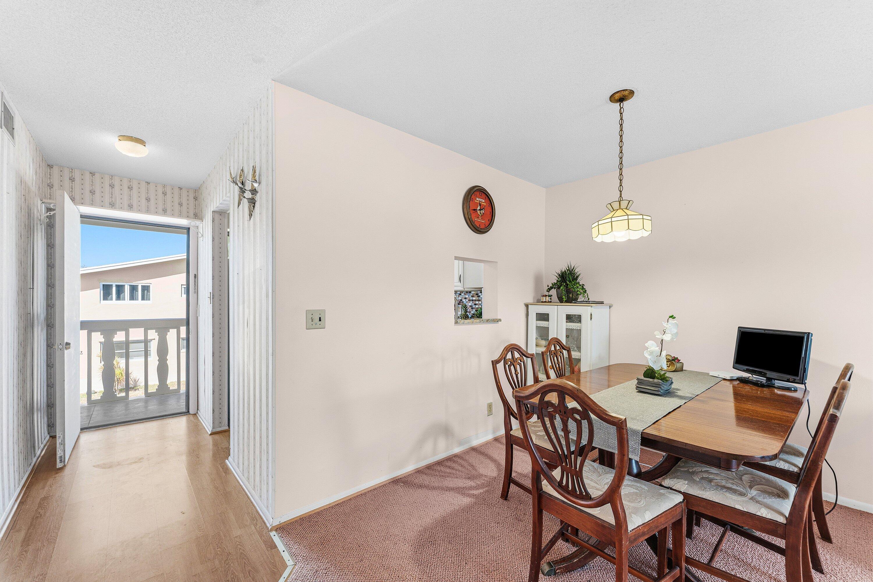 VILLAGE ROYALE CONDO 4 - Residential