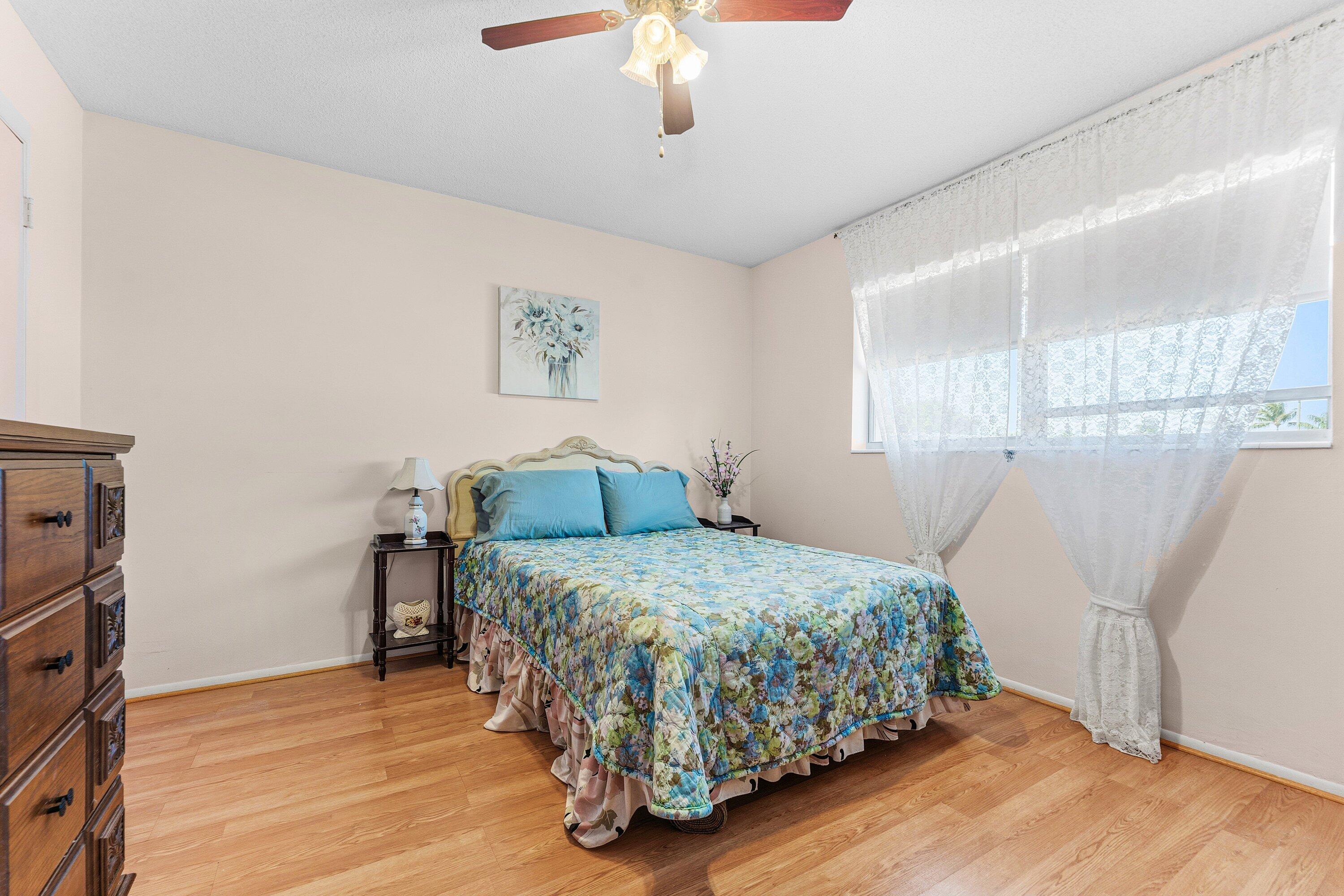 VILLAGE ROYALE CONDO 4 - Residential