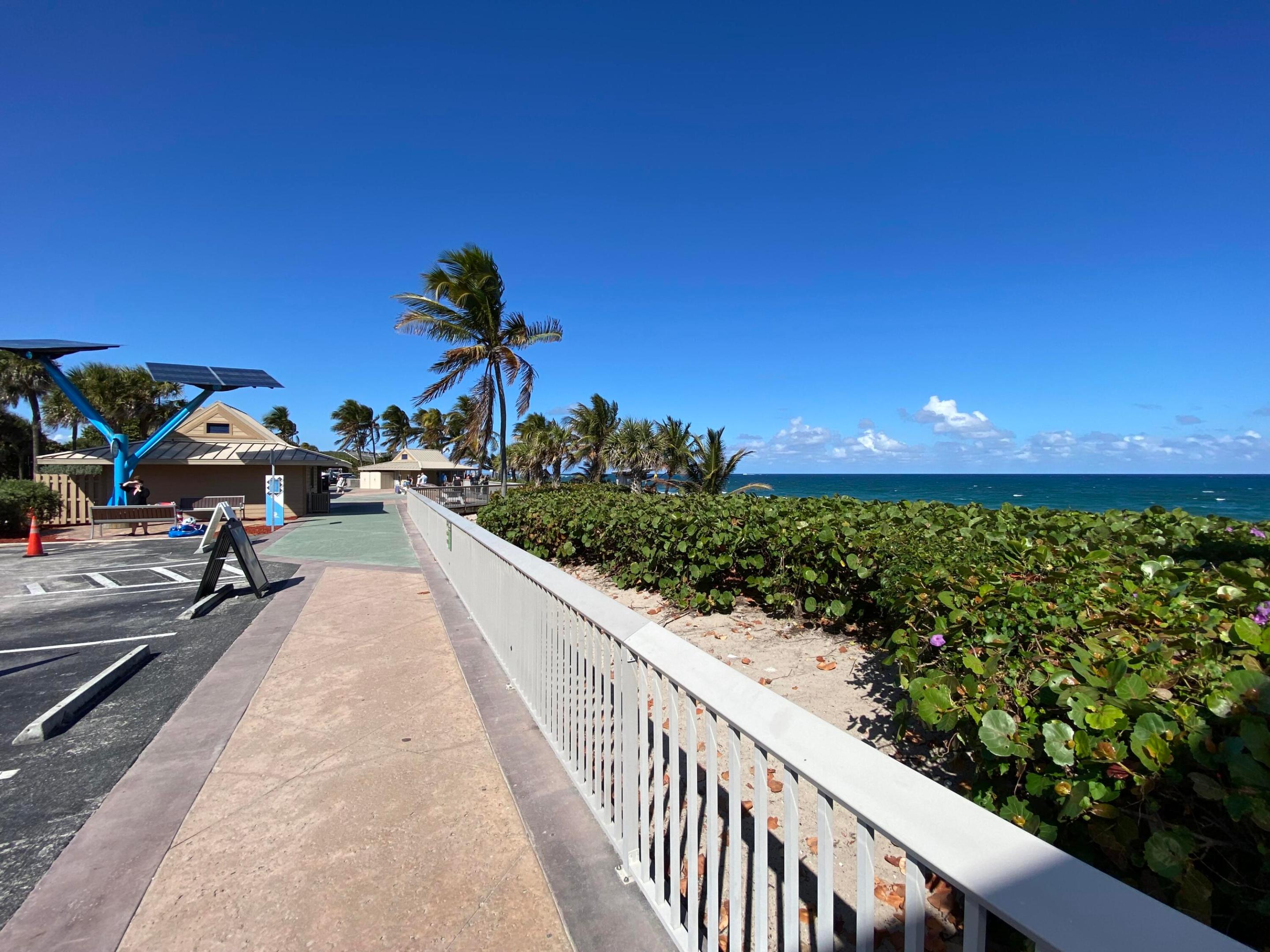 VILLAGE ROYALE CONDO 4 - Residential