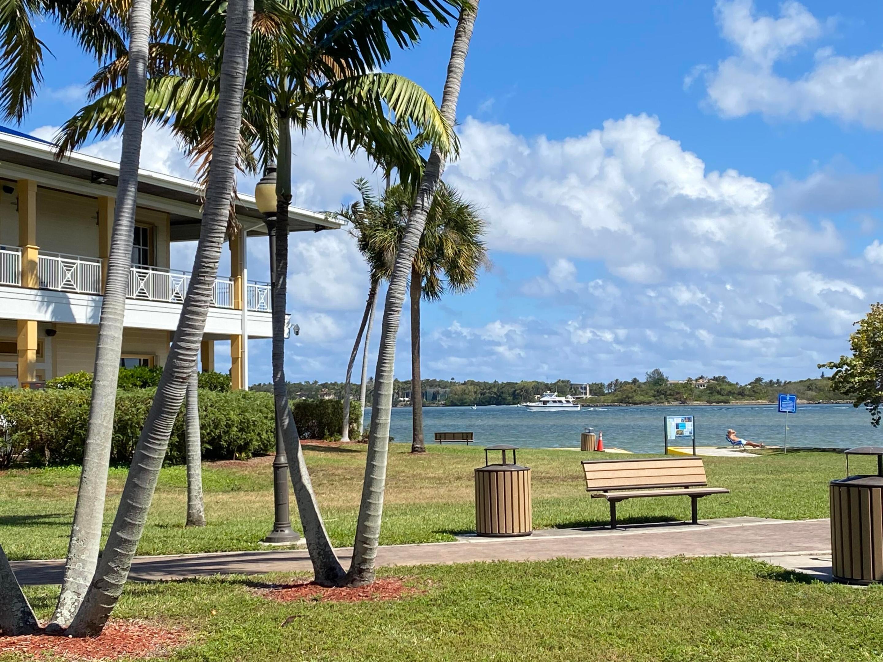 VILLAGE ROYALE CONDO 4 - Residential