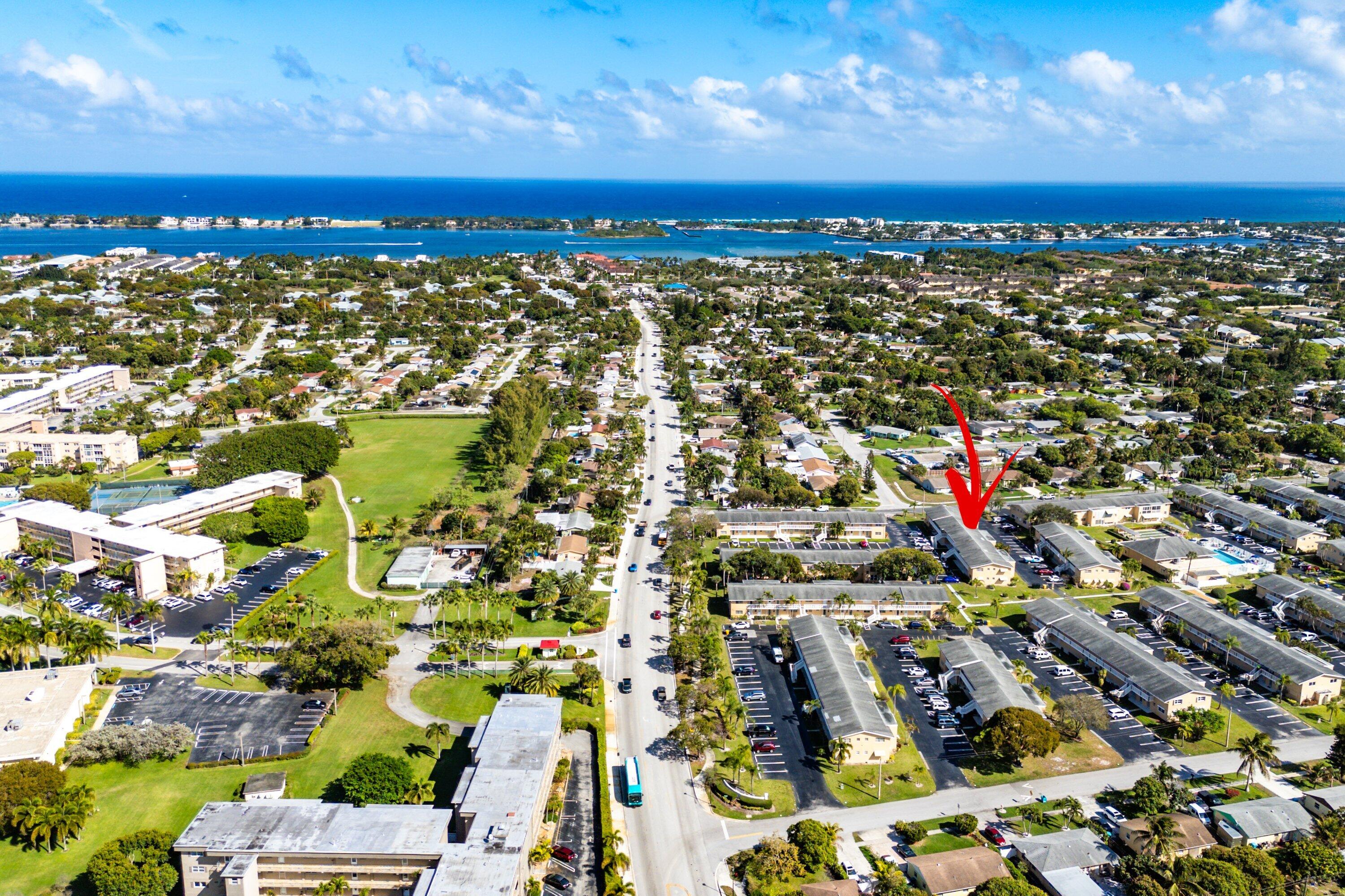 VILLAGE ROYALE CONDO 4 - Residential