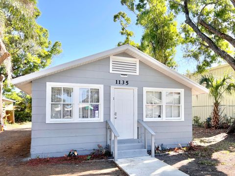 1135 17th Place Vero Beach FL 32960