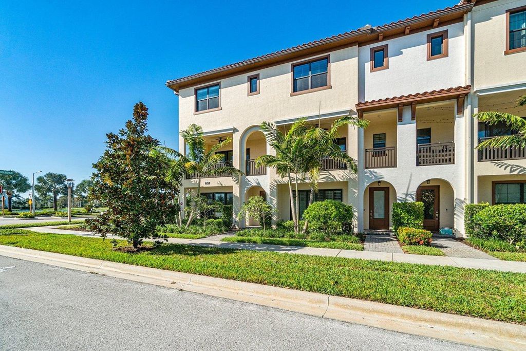 Photo of 7117 Edison Place, Palm Beach Gardens, FL 33418 (MLS # R11020406)