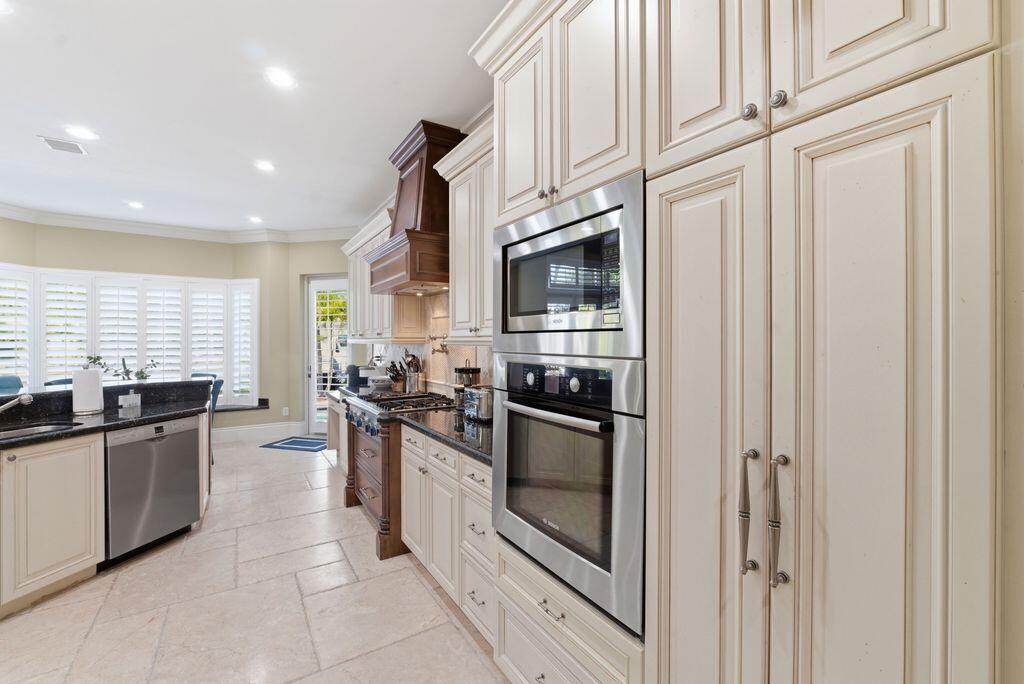 CORAL KEY VILLAS 1ST SEC - Residential