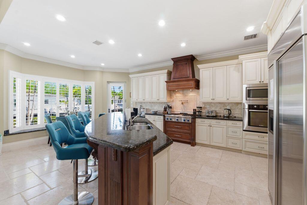 CORAL KEY VILLAS 1ST SEC - Residential