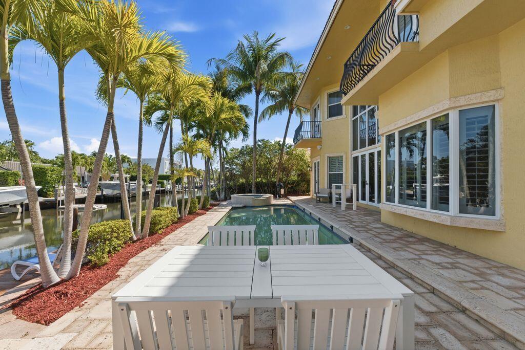 CORAL KEY VILLAS 1ST SEC - Residential