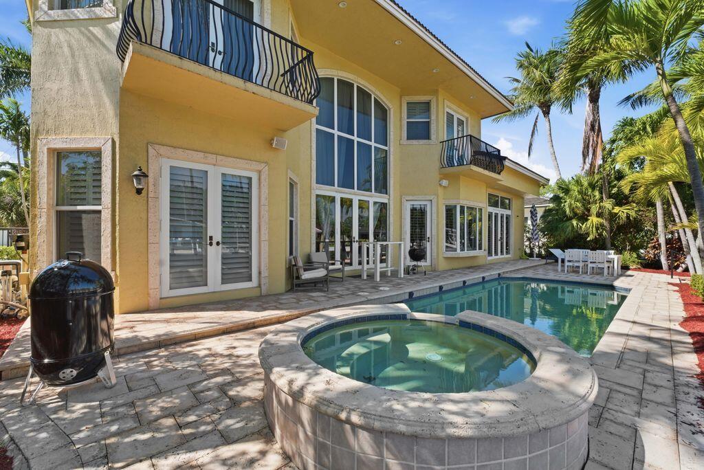 CORAL KEY VILLAS 1ST SEC - Residential