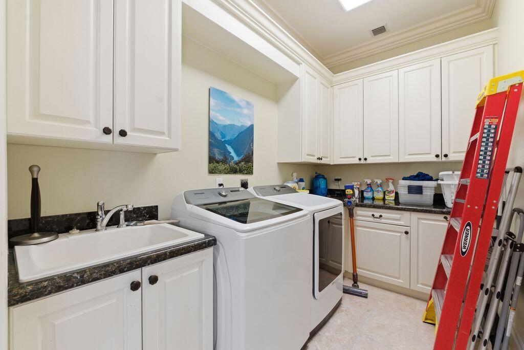 CORAL KEY VILLAS 1ST SEC - Residential