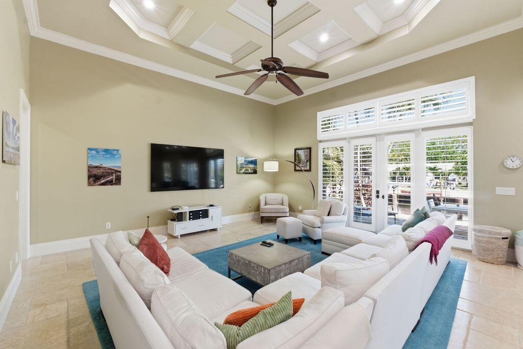 CORAL KEY VILLAS 1ST SEC - Residential