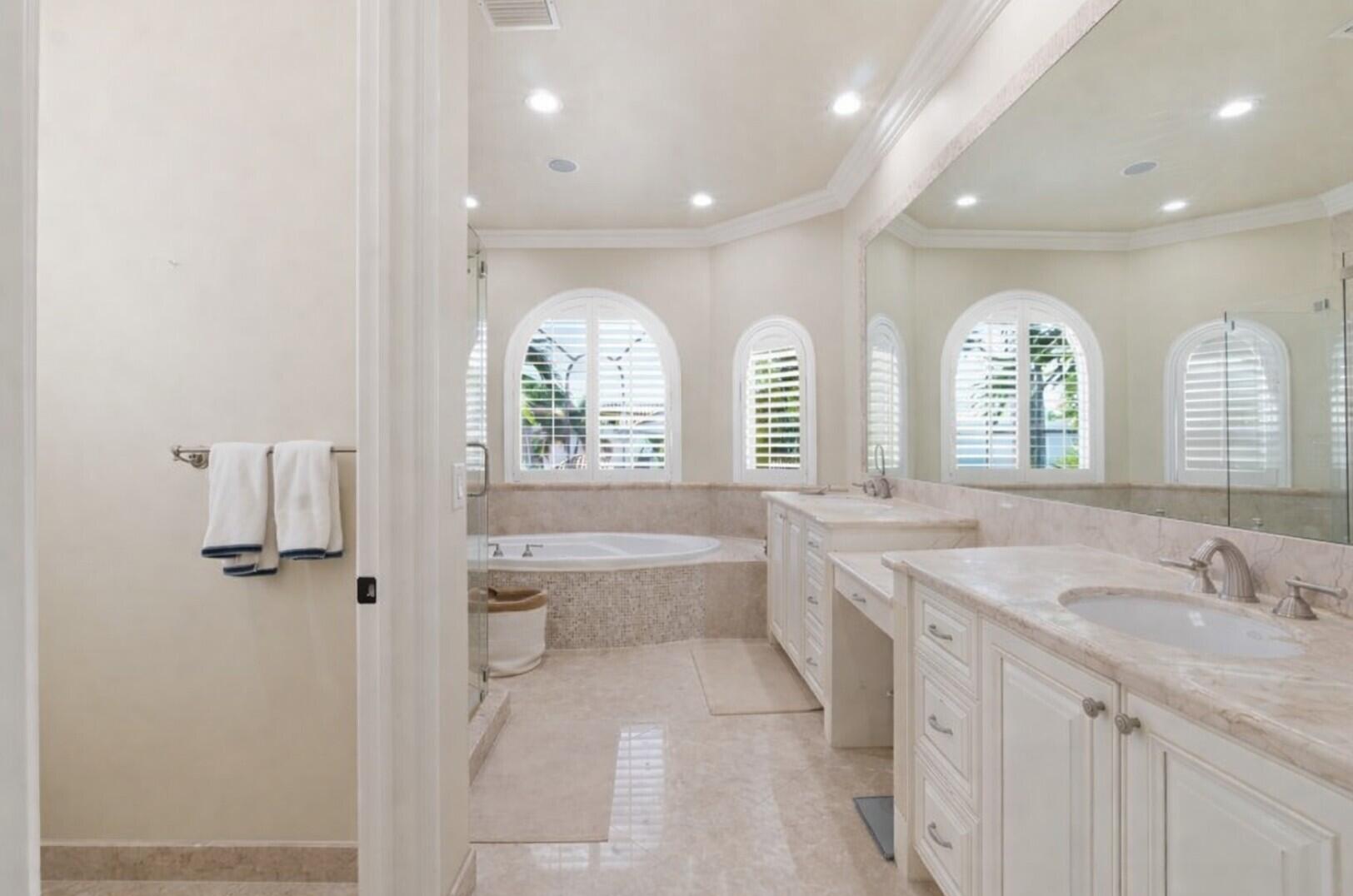 CORAL KEY VILLAS 1ST SEC - Residential