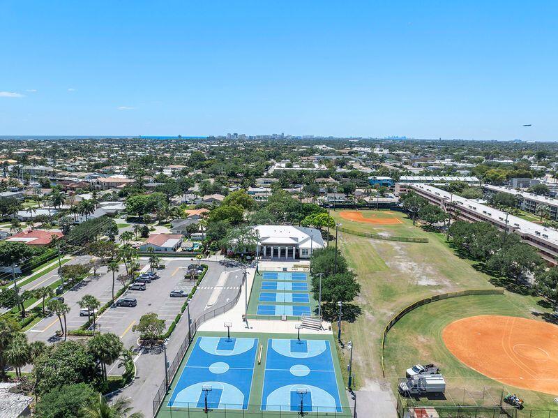 CORAL KEY VILLAS 1ST SEC - Residential