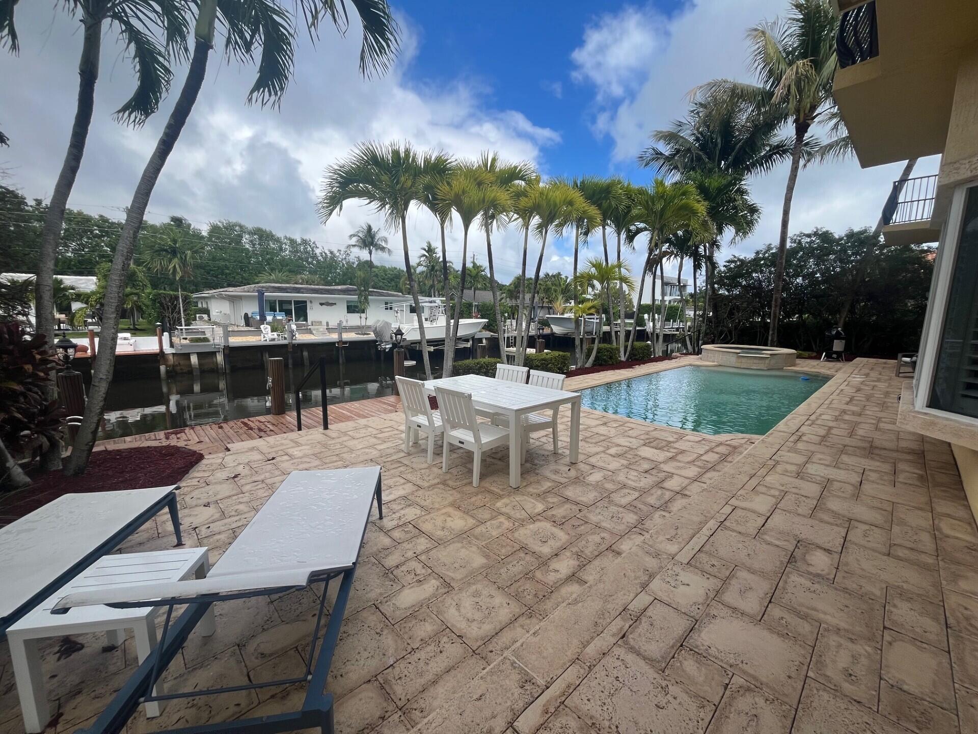 CORAL KEY VILLAS 1ST SEC - Residential