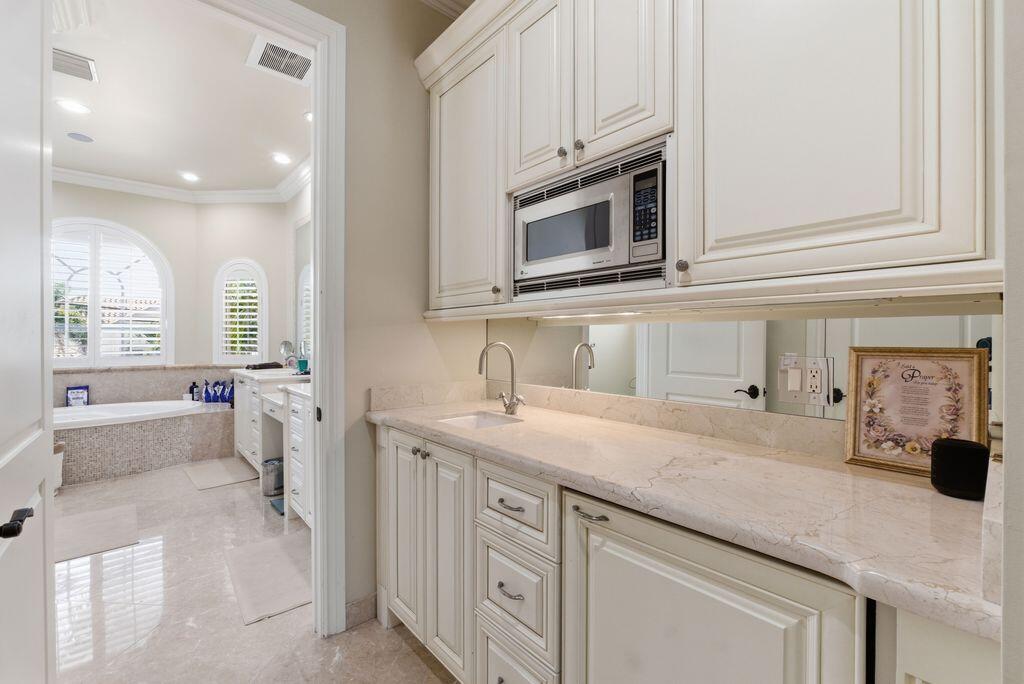 CORAL KEY VILLAS 1ST SEC - Residential