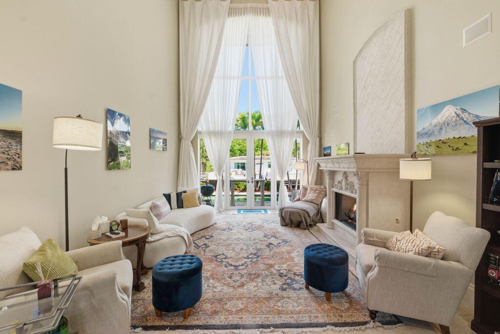 CORAL KEY VILLAS 1ST SEC - Residential