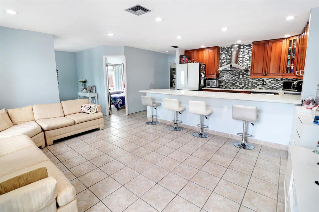 Photo of 355 SW 61st Ter, Margate, FL 33068 (MLS # F10529963)