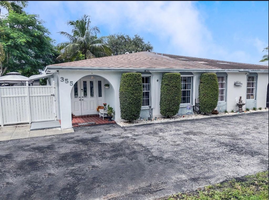 Photo of 355 SW 61st Ter, Margate, FL 33068 (MLS # F10529963)