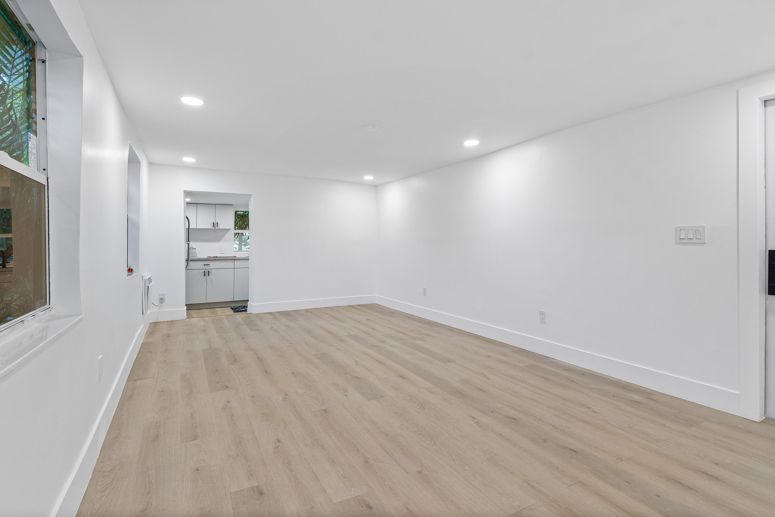 107 SW 4TH Avenue