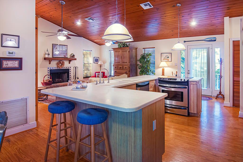 SUMMERPLACE UNIT 1 REPLAT - Residential Lease