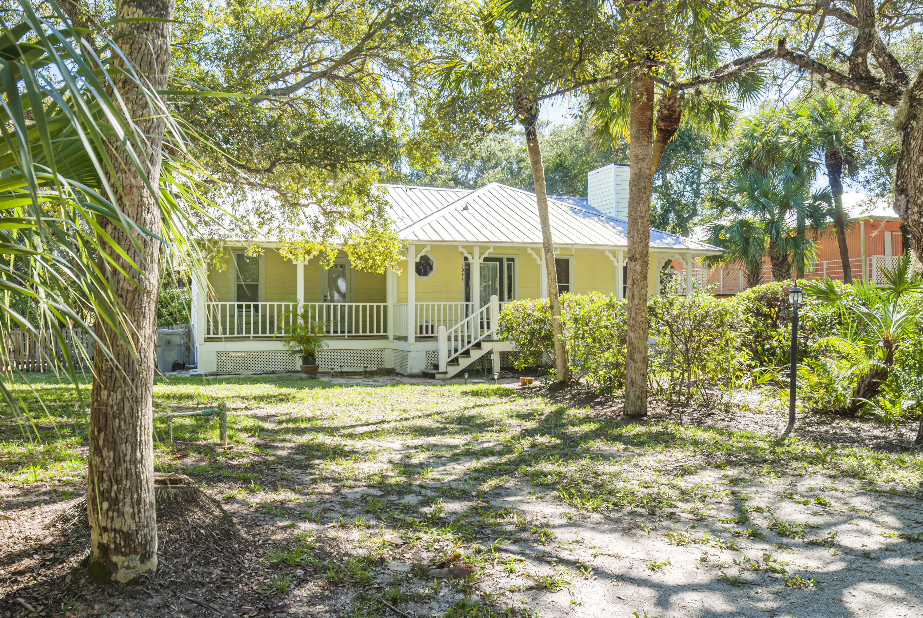 Have you been searching for a beautiful spot to relax? This charming beach bungalow may be just what you're looking for. This home is Located in Summerplace, offering private beach access. The home is available for two more months in 2025. Also available for up to six month rental in 2026. Seasonal rental rate from November 1 through April 30 is $6800 per month. Off-season rental May 1 through October 31 is available at $5500 per month. Minimum 30 day rental plus required bed tax.