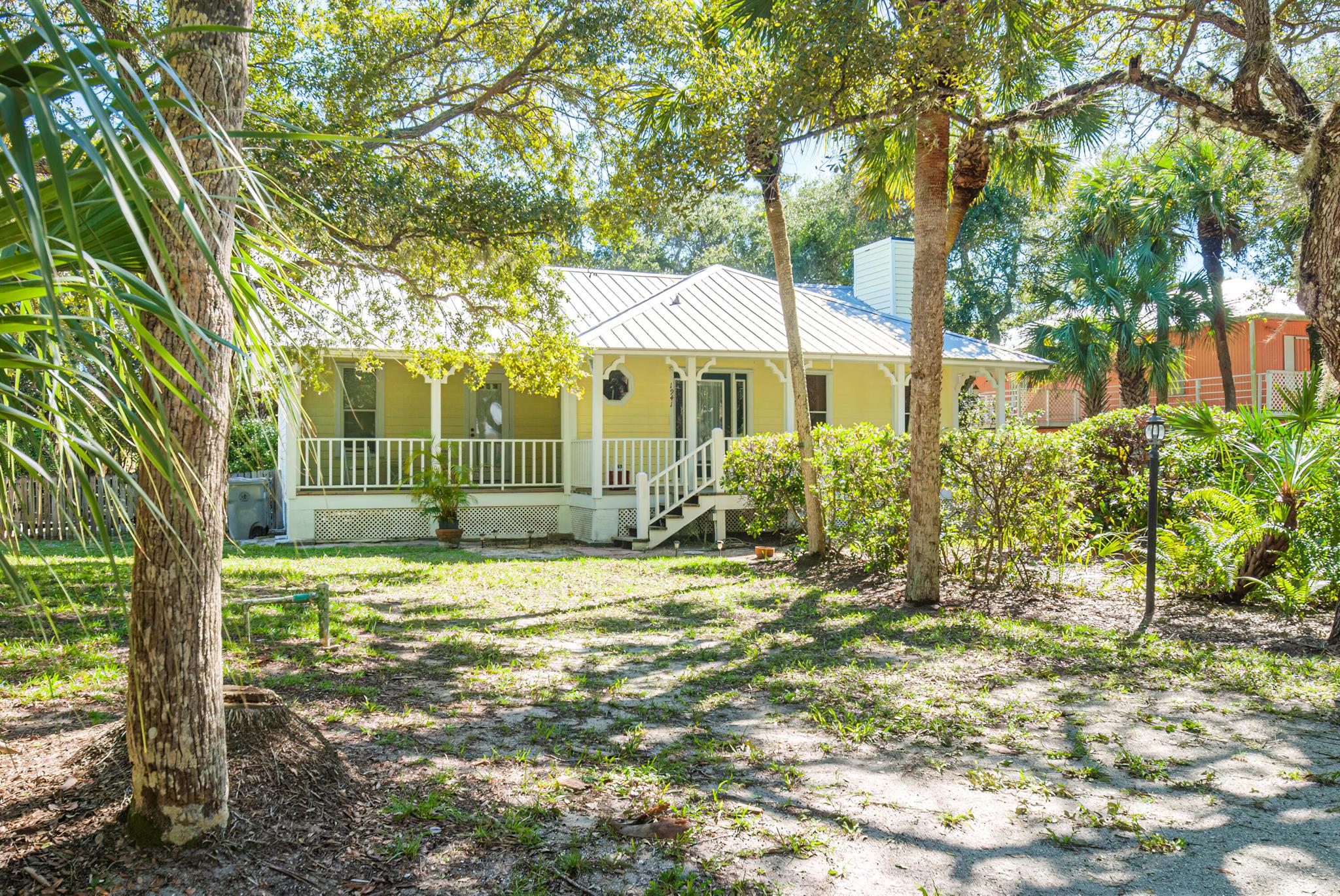 Have you been searching for a beautiful spot to relax? This charming beach bungalow may be just what you're looking for. This home is Located in Summerplace, offering private beach access. The home is available for two more months in 2025. Also available for up to six month rental in 2026. Seasonal rental rate from November 1 through April 30 is $6800 per month. Off-season rental May 1 through October 31 is available at $5500 per month. Minimum 30 day rental plus required bed tax.