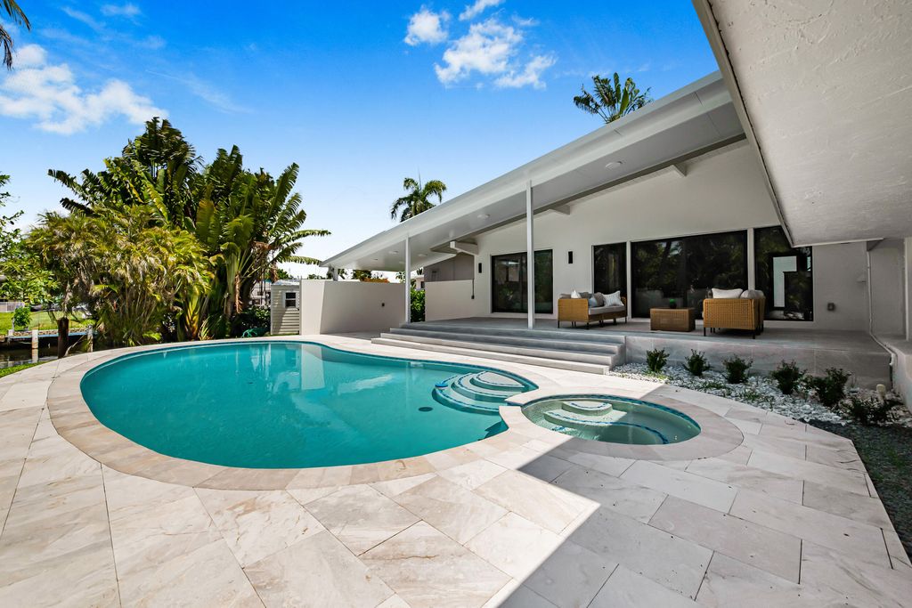Photo of 2637 Sugarloaf Lane, Fort Lauderdale, FL 33312 (MLS # B26035822)