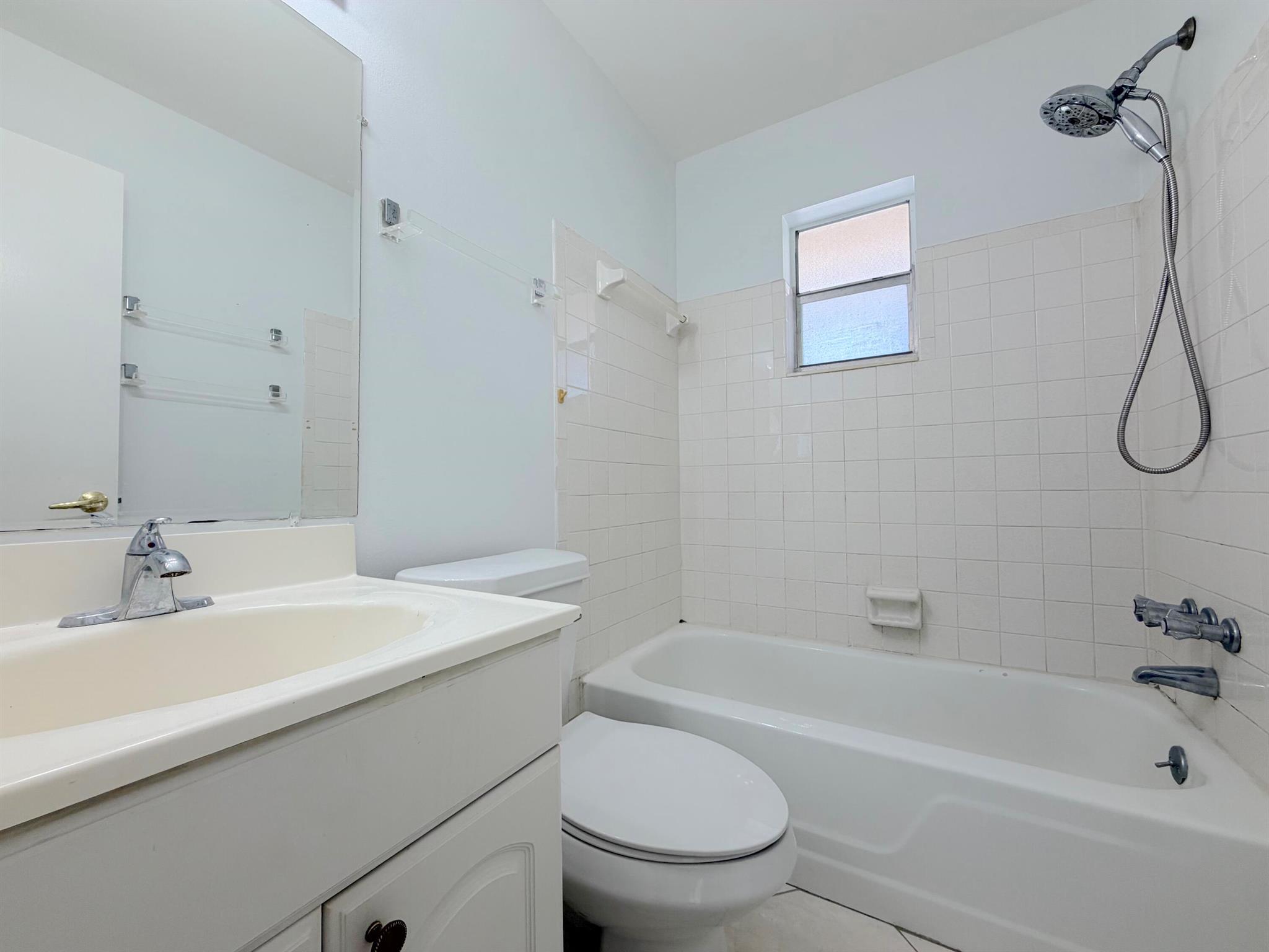 IMPERIAL VILLAS COND 1,2, - Residential Lease