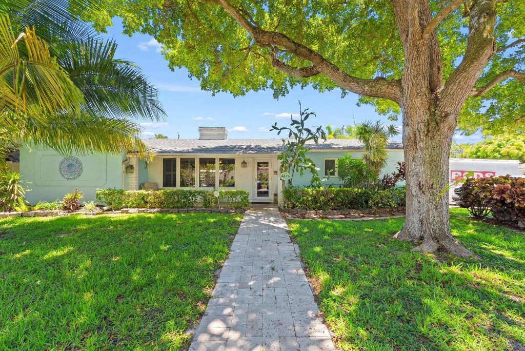 Photo of 1098 SW 2nd Street, Boca Raton, FL 33486 (MLS # R11099254)