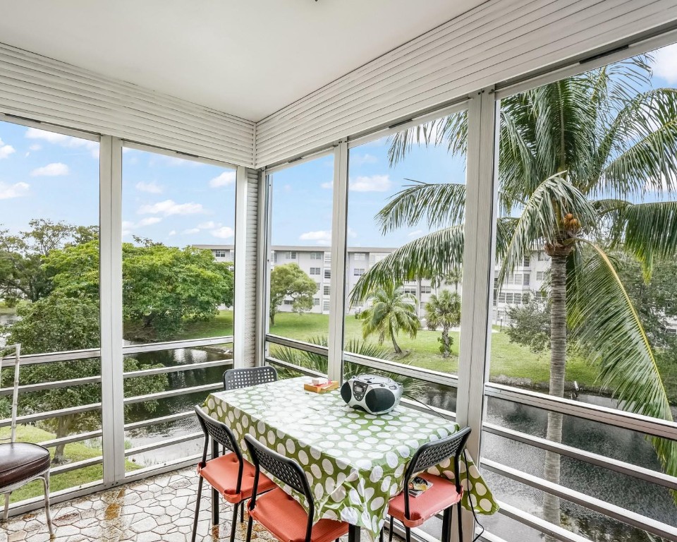 Lauderdale Oaks - Residential