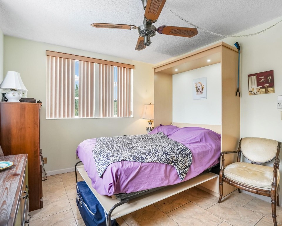 Lauderdale Oaks - Residential