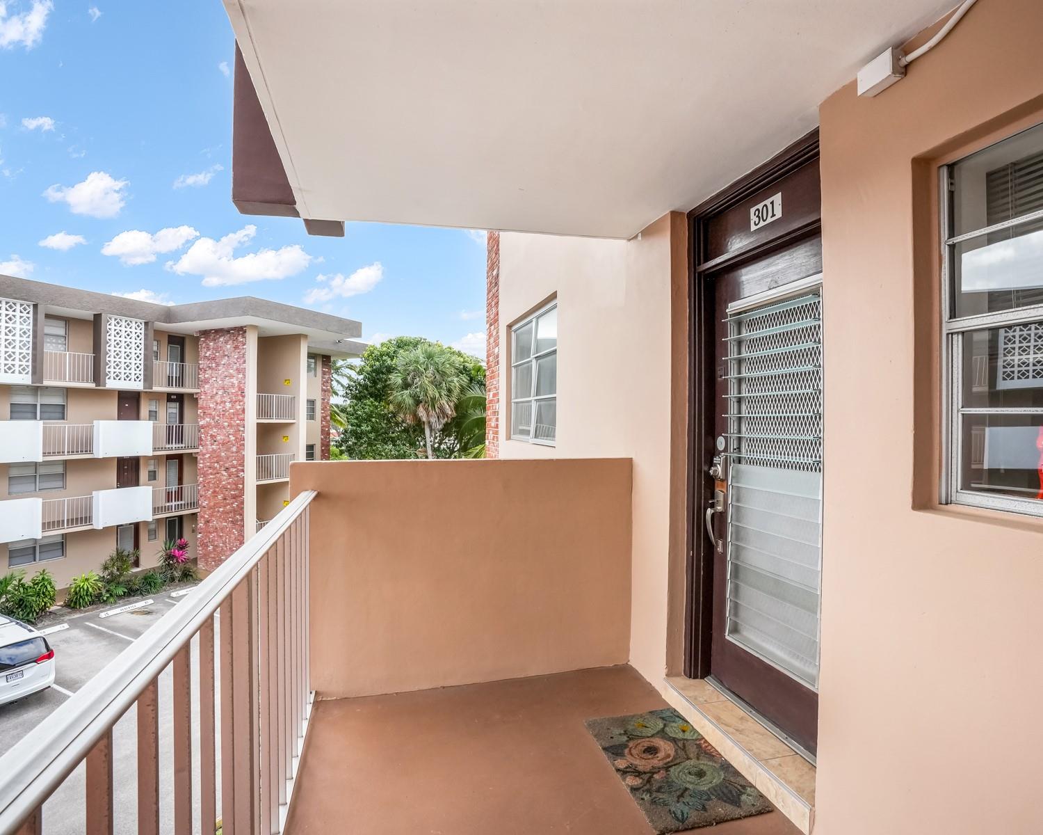 Lauderdale Oaks - Residential