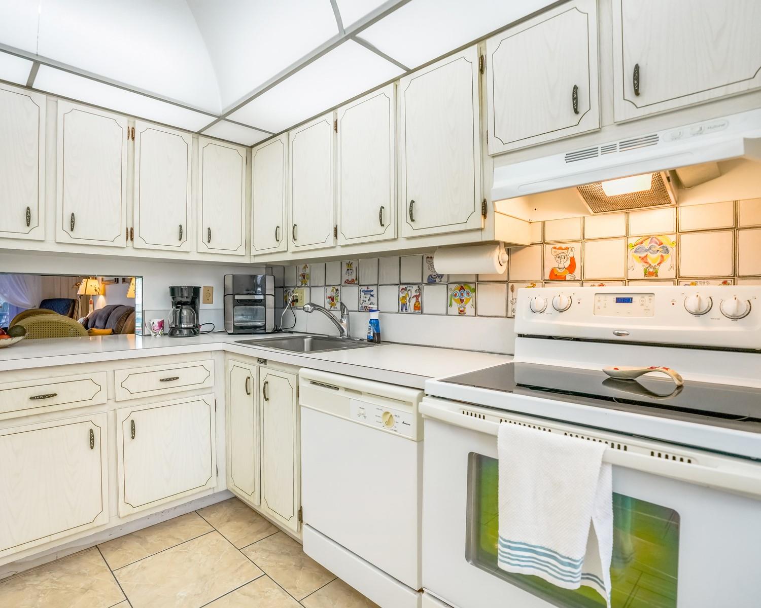 Lauderdale Oaks - Residential