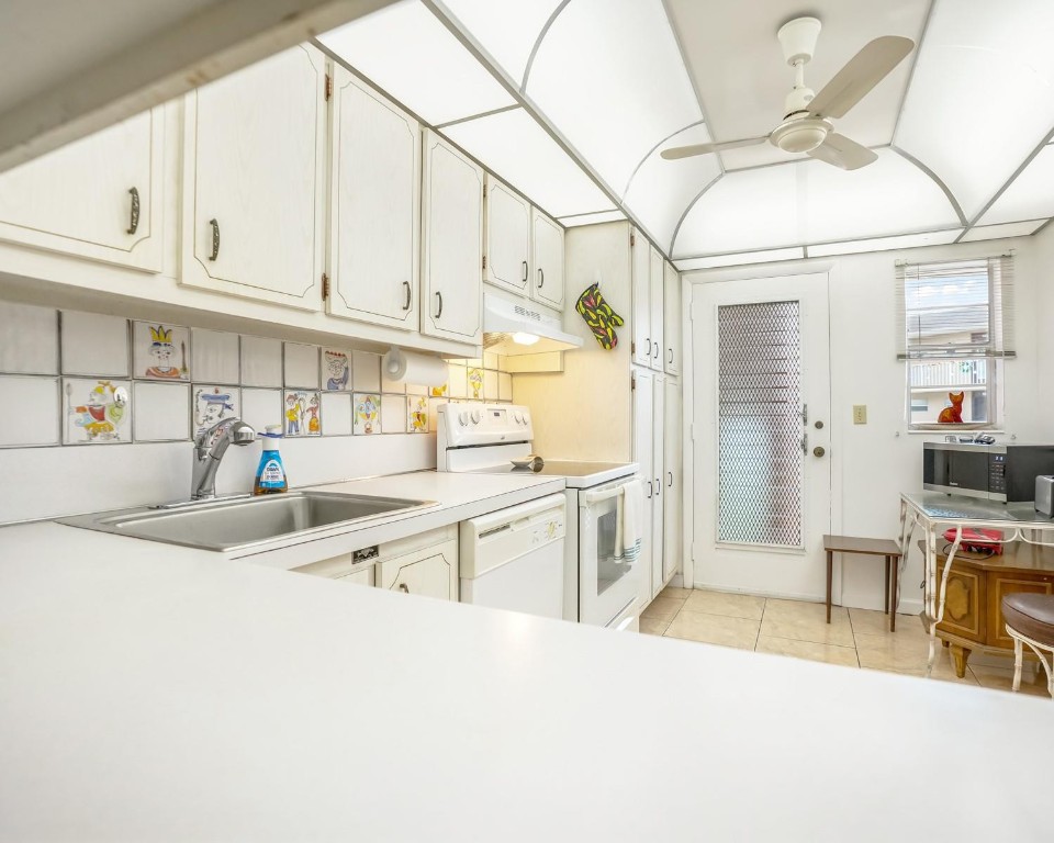 Lauderdale Oaks - Residential