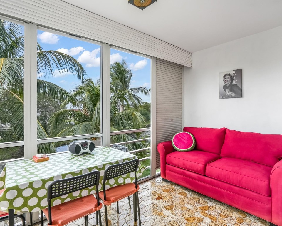 Lauderdale Oaks - Residential