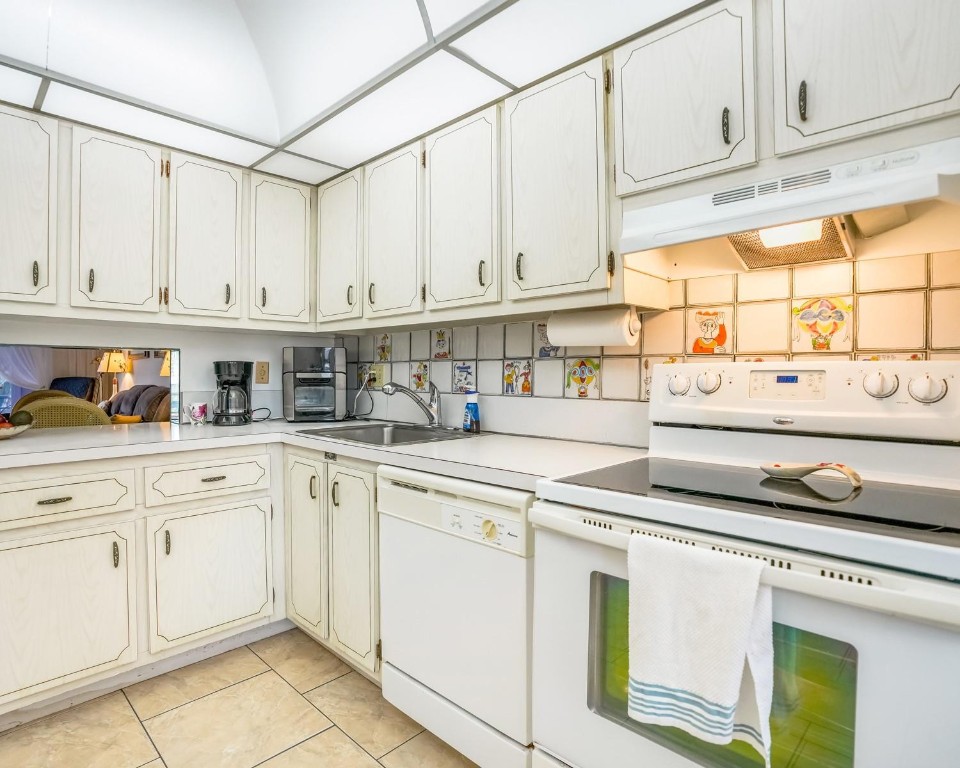 Lauderdale Oaks - Residential