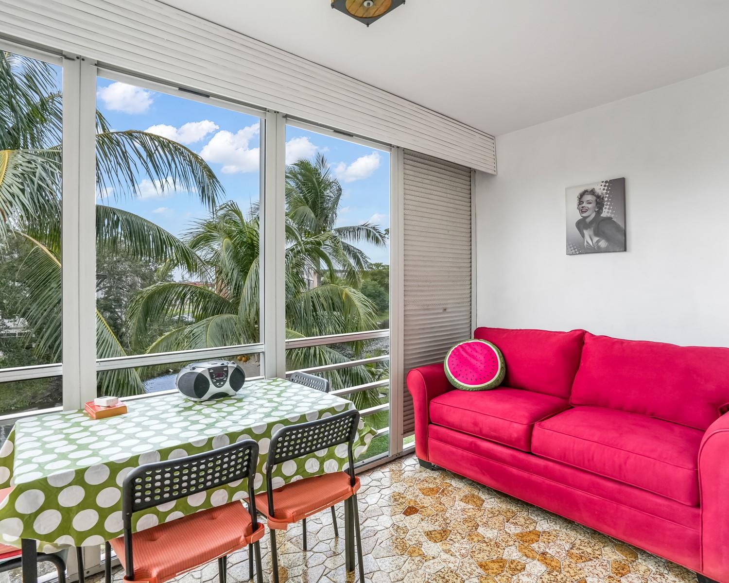 Lauderdale Oaks - Residential